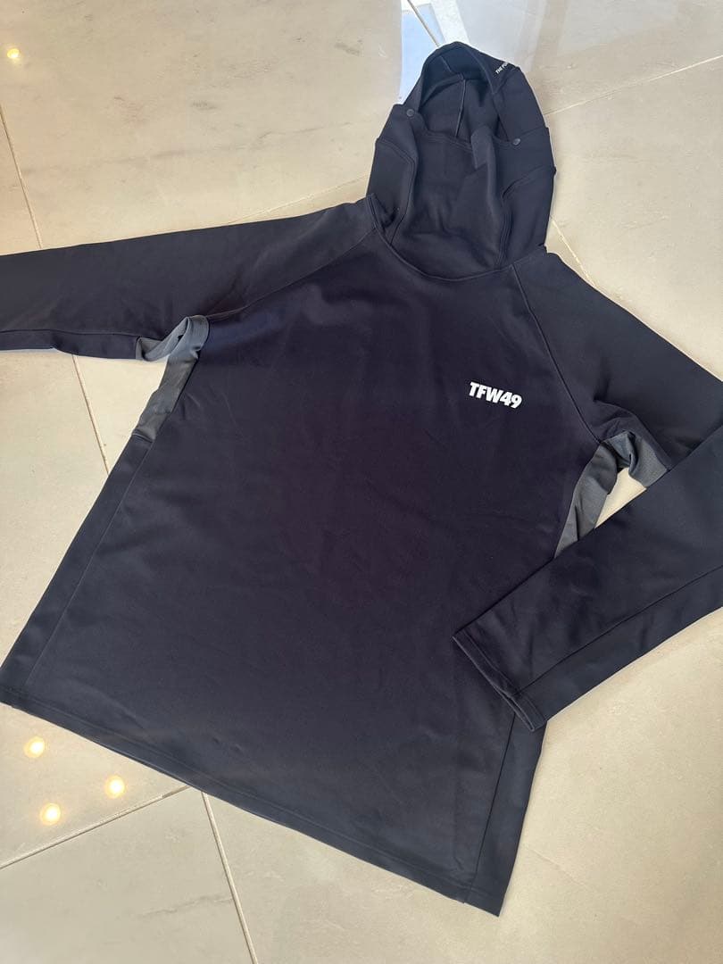 未使用　新作TFW49 フードパーカー　ブラックM