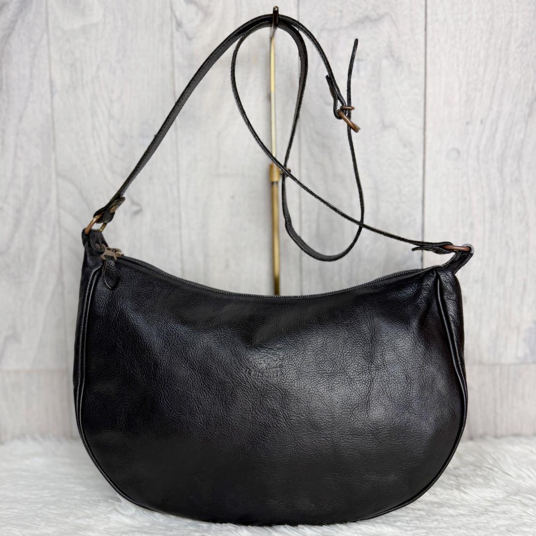 美品♡三日月♡イルビゾンテ レザー エンボスロゴ ショルダーバッグ ブラック
