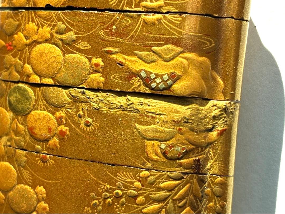 時代物　秋草金蒔絵　印籠　18