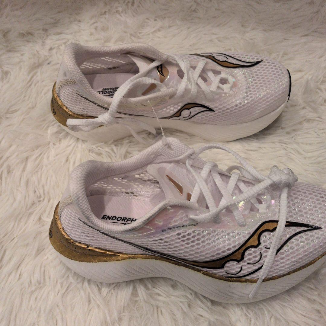 23cm サッカニー エンドルフィン プロ 3 ランニングシューズ 新品