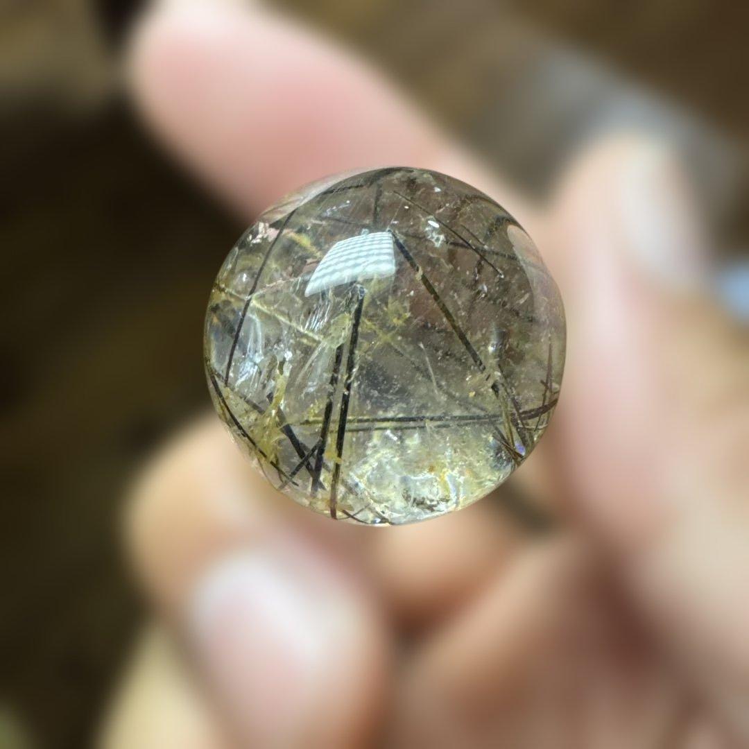【高品質】ブラックルチルクォーツスフィア　丸玉