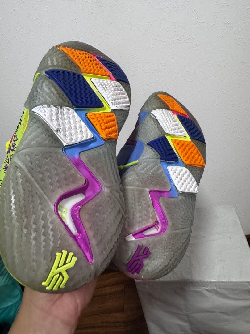 NIKE Kyrie4 Confetti スニーカー27.5cm