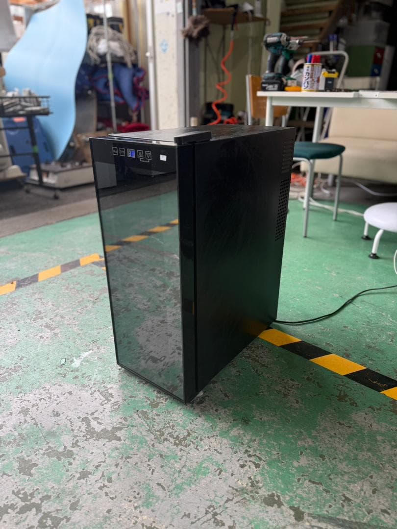 コンパクト ワインセラー 黒 ガラスドア 232