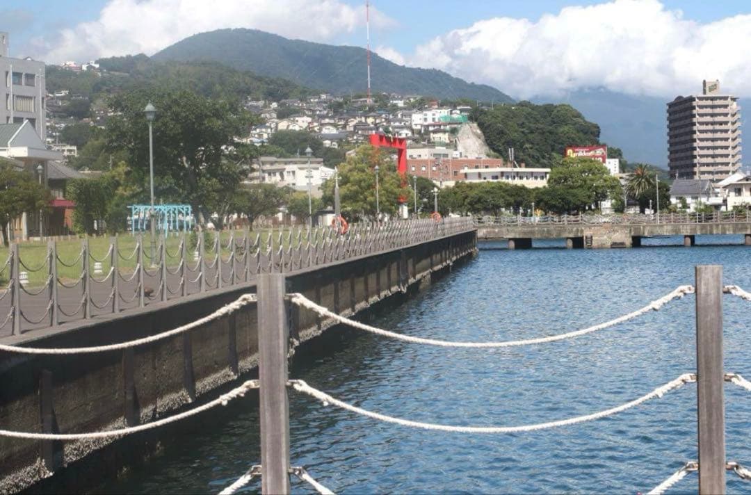 ★ OLYMPUS OM-1 (使用説明書付) + ★ 標準レンズ 50mm