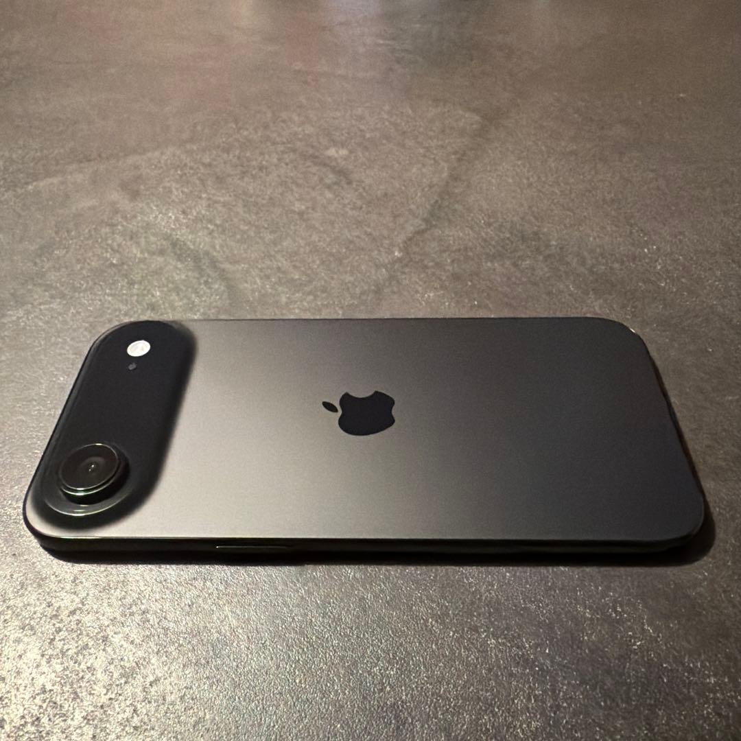 【極美品】iPhone Air 256GB スペースブラック SIMフリー