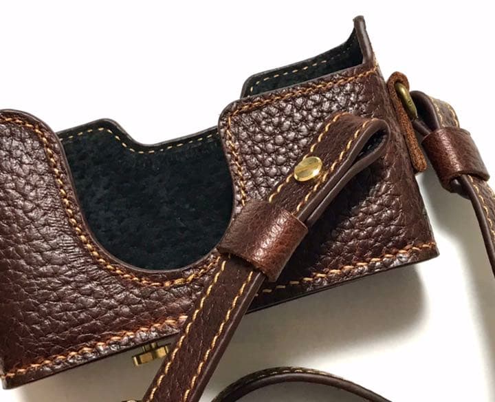 新品 本革 カメラケースとストラップ CONTAX T2用