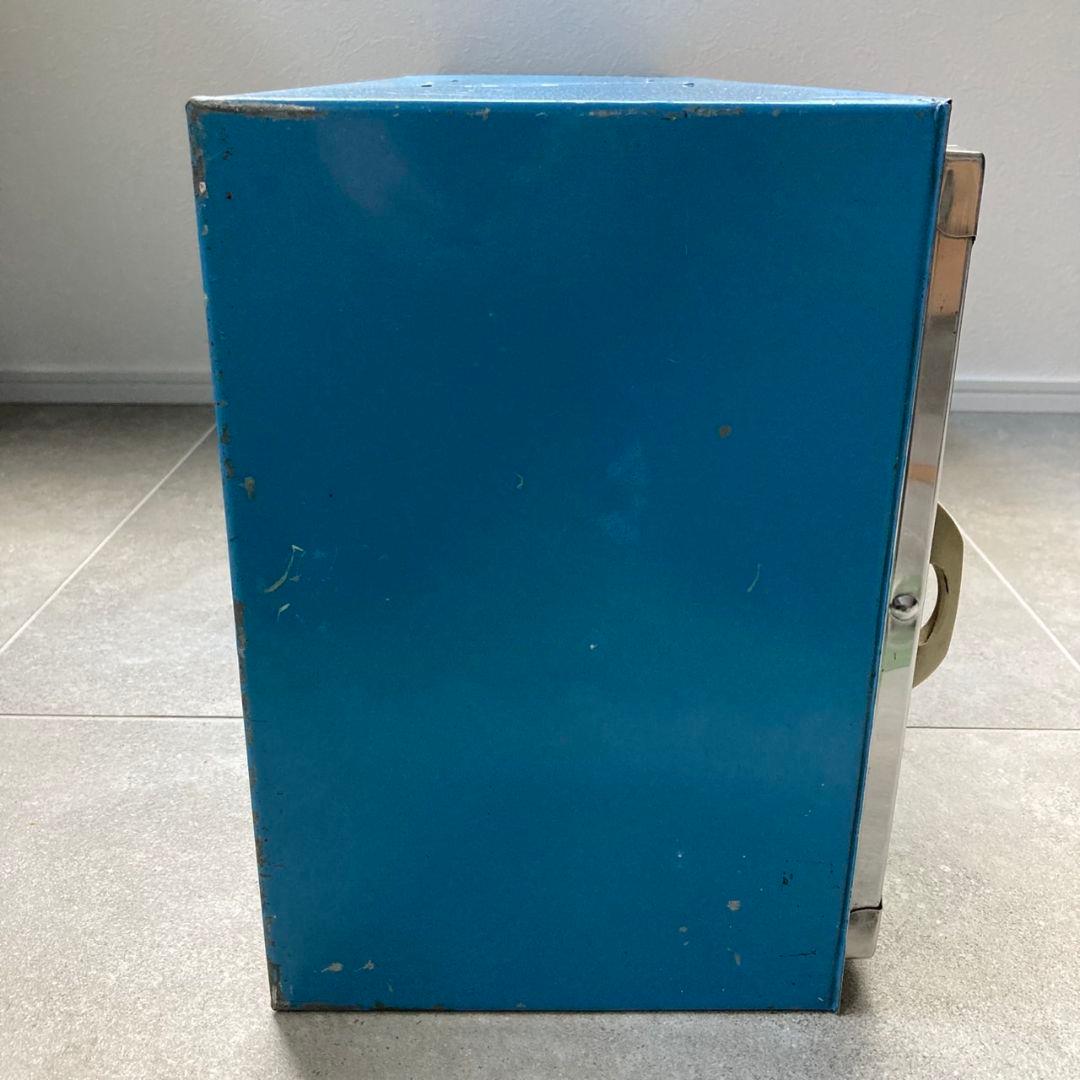 駄菓子屋ブリキ ケース　4枚扉　ガラス窓　仕切付　縦30cm×横79cm