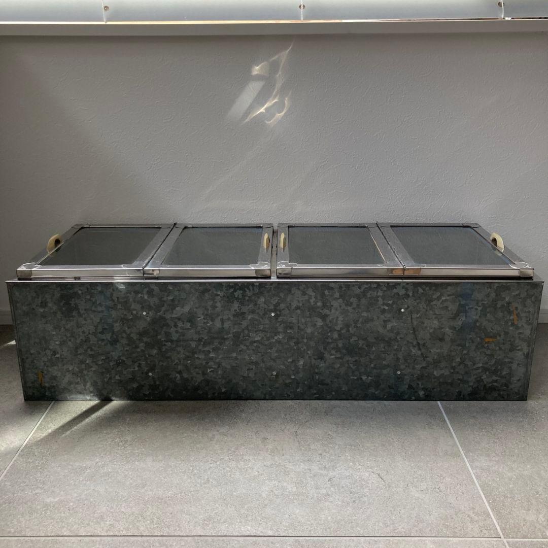 駄菓子屋ブリキ ケース　4枚扉　ガラス窓　仕切付　縦30cm×横79cm