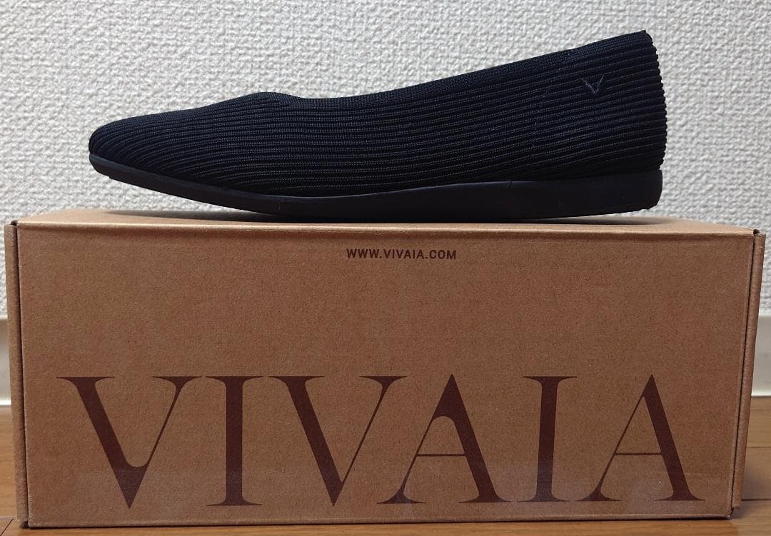 美品 VIVAIA Margot Walker スクエアトゥ フラット 黒 25