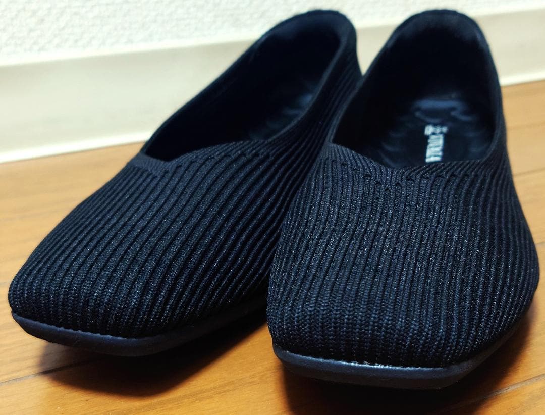 美品 VIVAIA Margot Walker スクエアトゥ フラット 黒 25