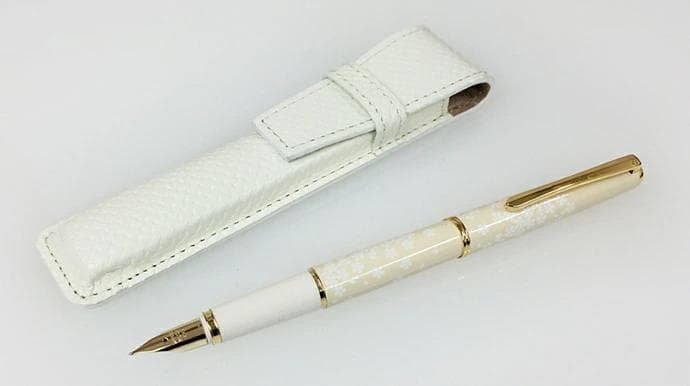 新品 PILOT 万年筆 レディホワイト サクラ / モミジ ペンケースセット