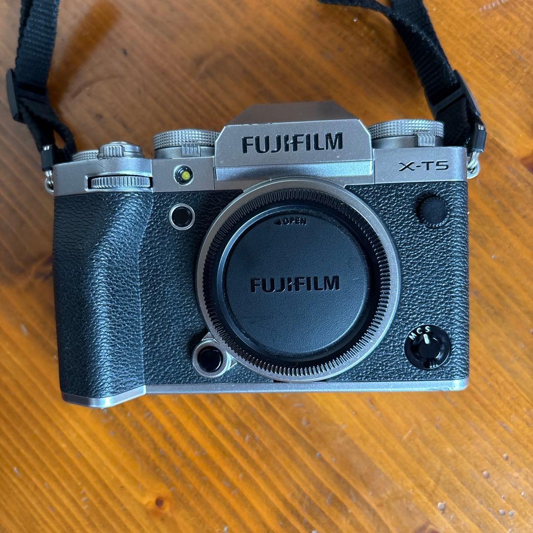 Fujifilm X-T5 充電アダプター付