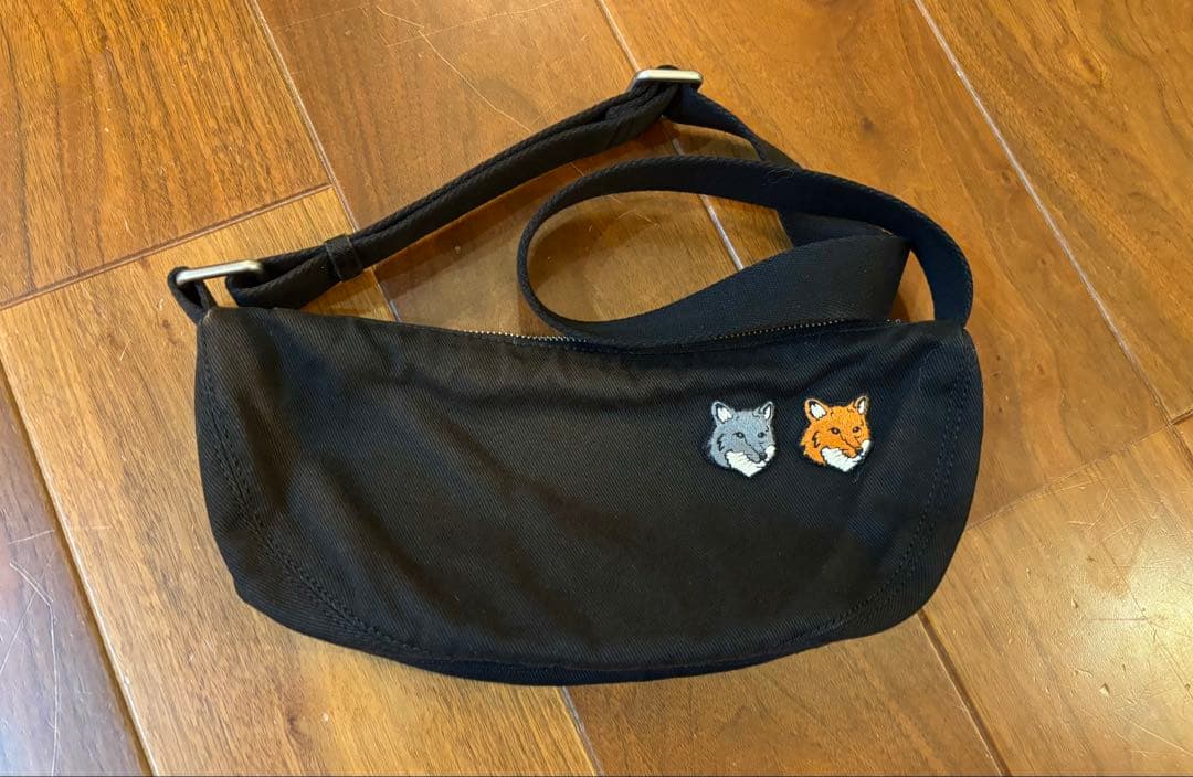 MAISON KITSUNE ダブル ボールド フォックスヘッド バム バッグ