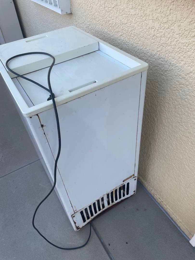 ホワイト冷凍庫 電源コード付き