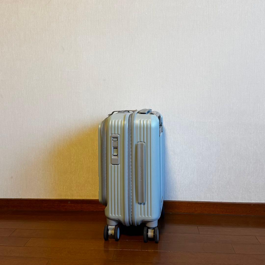 【innovator】21L キャリーケース Pale Blue