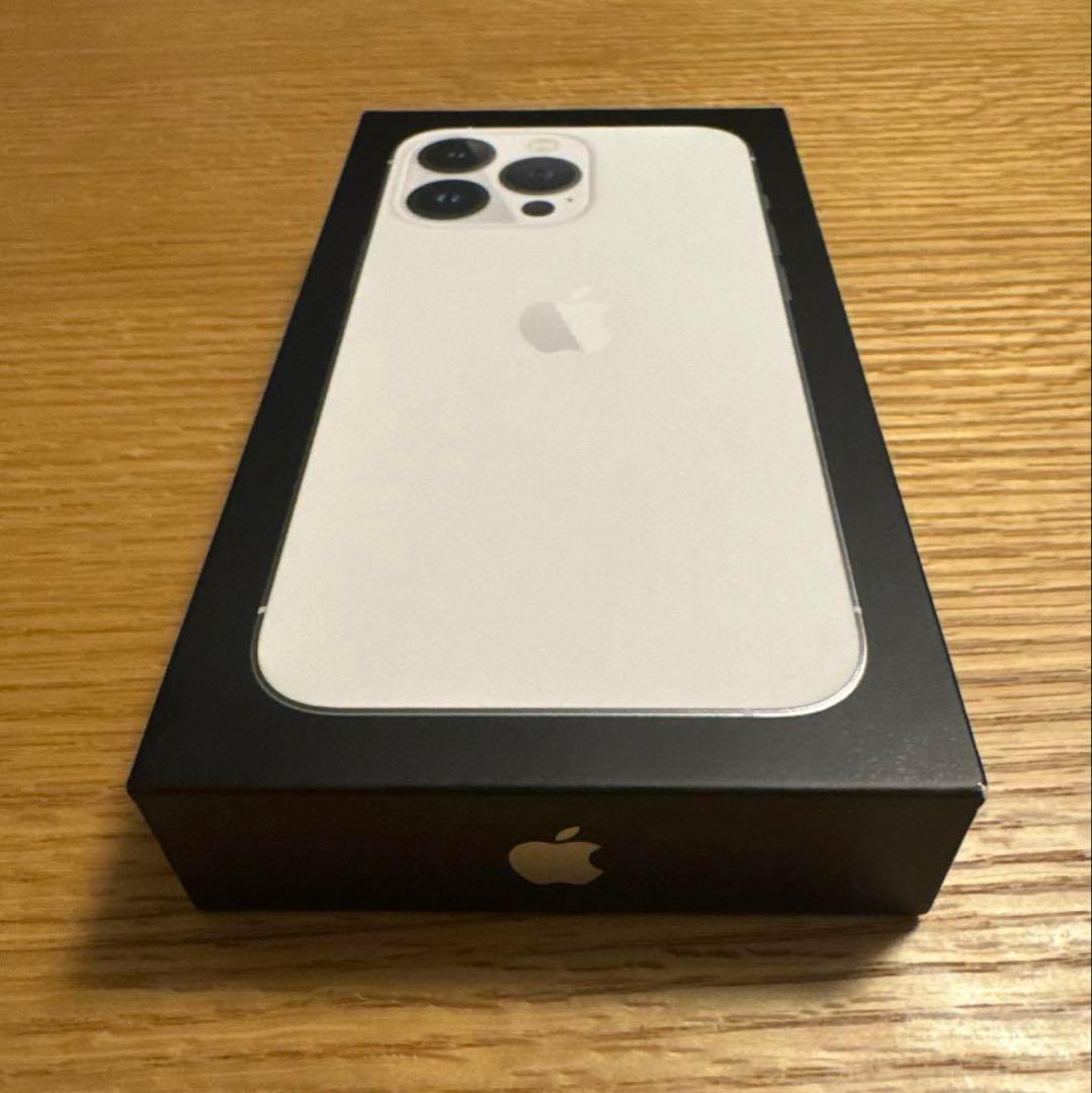 Apple iPhone 13 Pro シルバー 本体美品 元箱付き