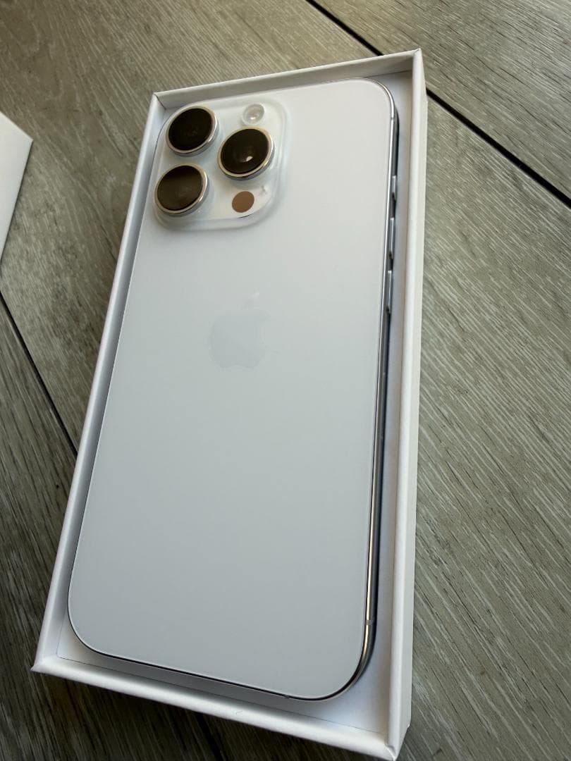 Apple iPhone 16 Pro ホワイト 256GB SIMフリー