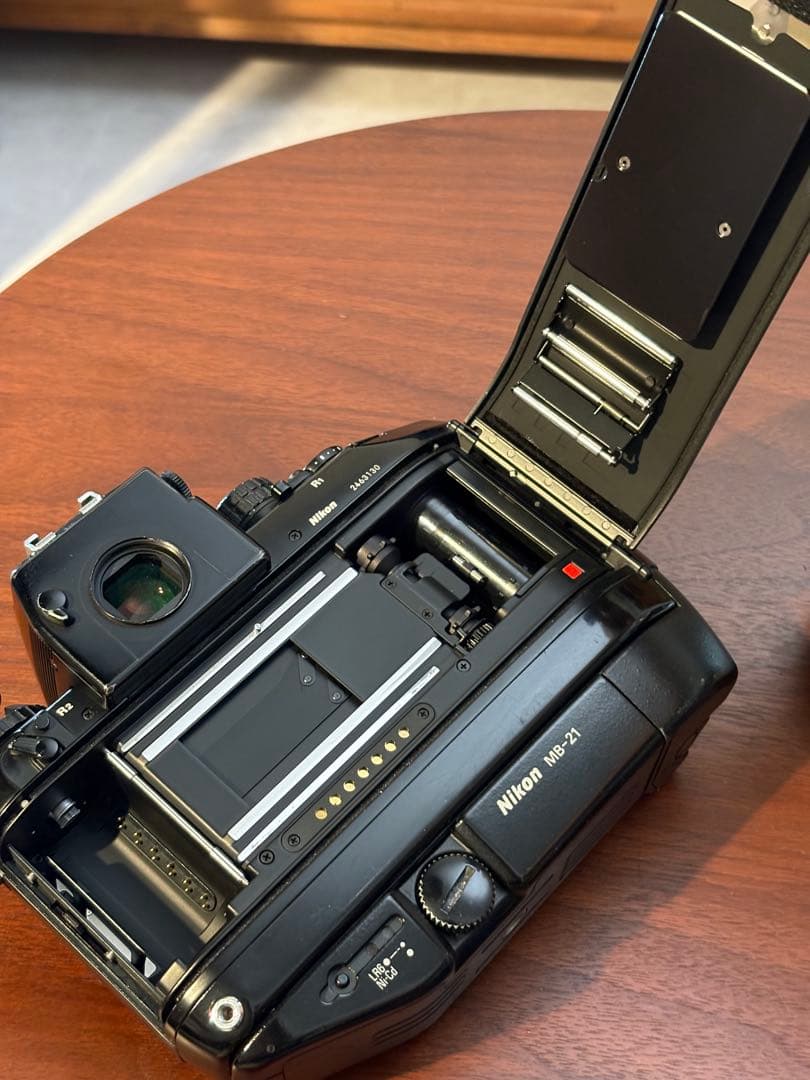 値下げ！Nikon F4s + NIKKOR 50mm/1.4 35mm/2.8