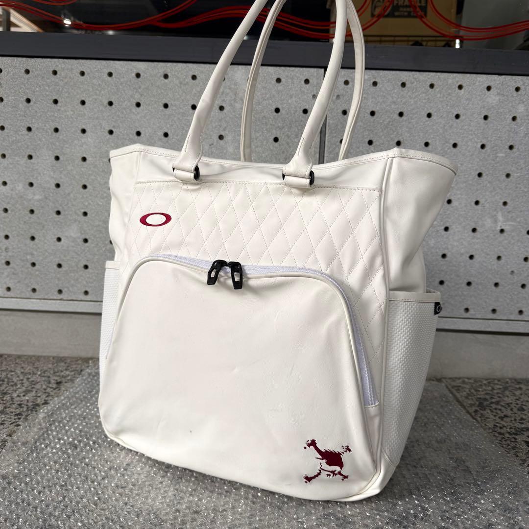 【オークリー】人気スカル刺繍ロゴ 合成皮革 ゴルフトートボストンバック 大容量‼️