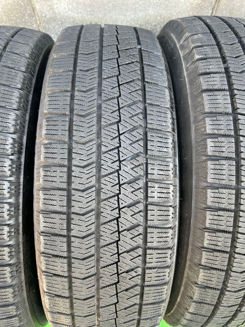 15インチホイールと175/65R15スタッドレスタイヤ
