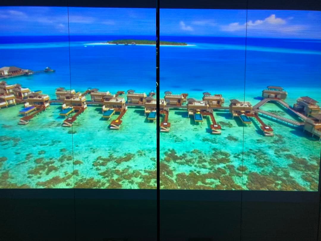 薄型軽量！EPSON EB-1776W 使用頻度の少ない最良品