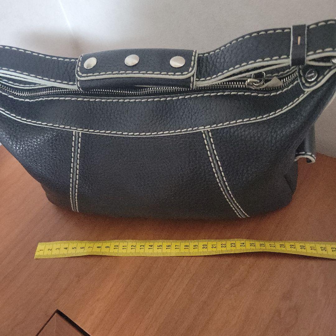 TOD'S 濃紺レザー ショルダーバッグ