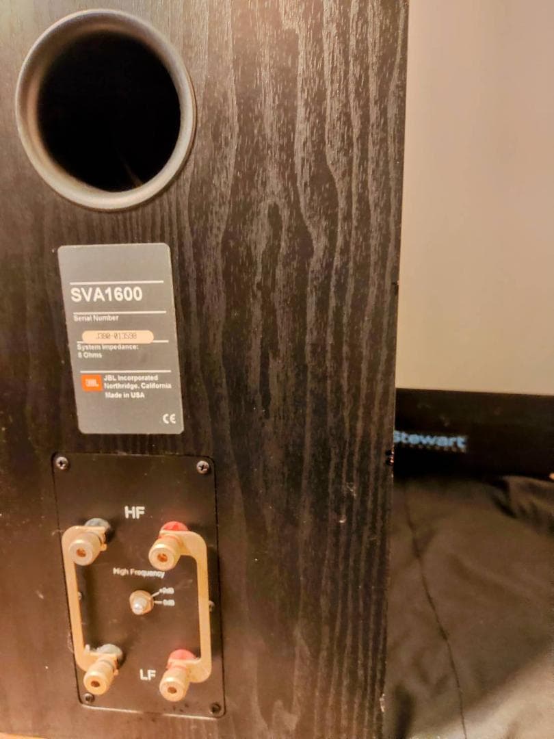 完動美品　【右1本】　JBL SVA1600 ホーン型スピーカー　（左別売）