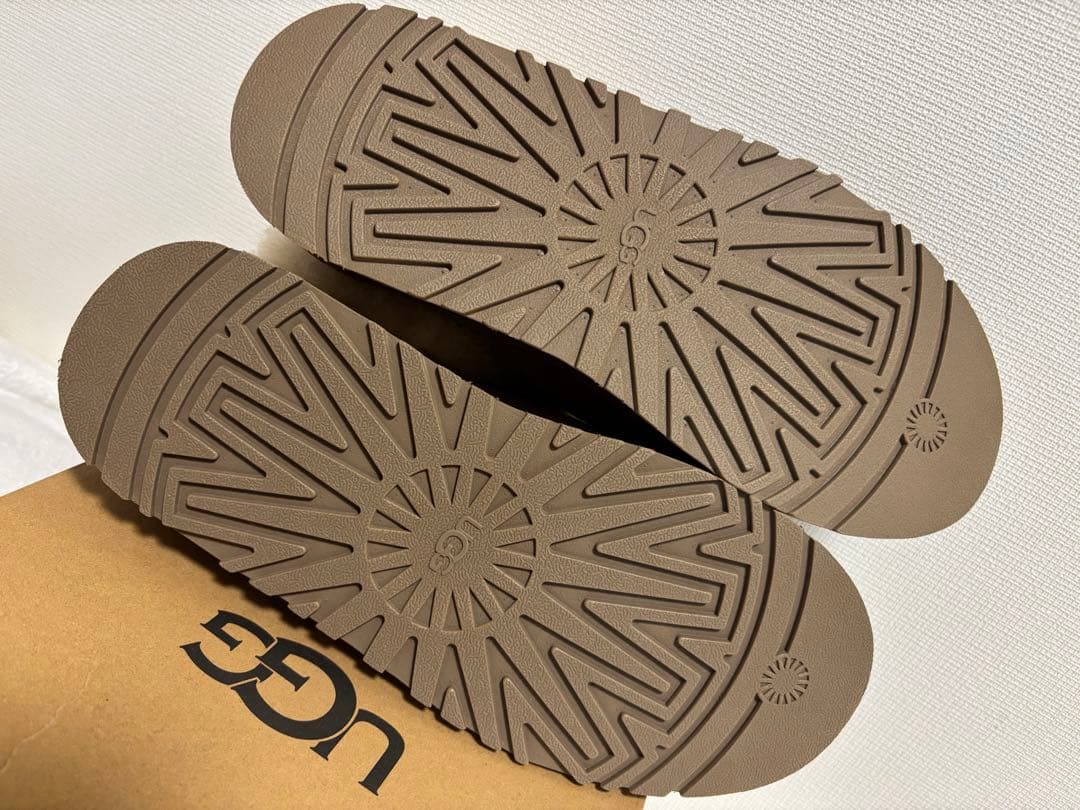 ★新品未使用★ UGG アグ Tazzelle（タゼル）厚底チェスナット25cm