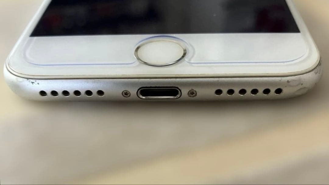 Apple iPhone 8 シルバー 本体（64GB）