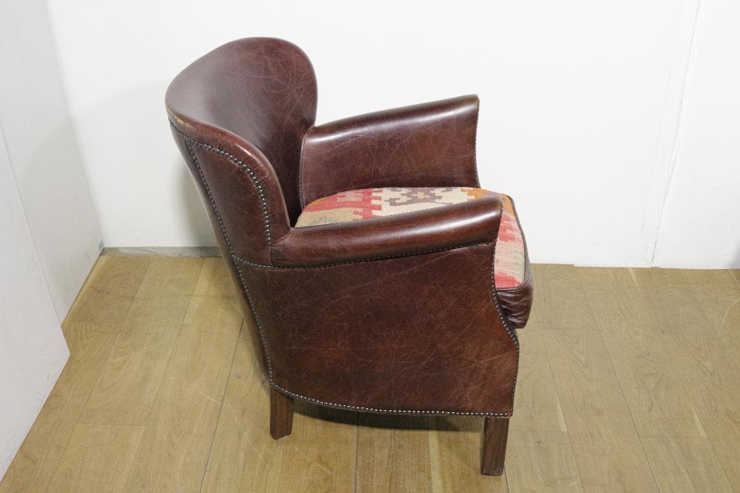 HALOハロ★アスプルンド★総本革張り★キリム座面★鋲打ち★シングルソファ★