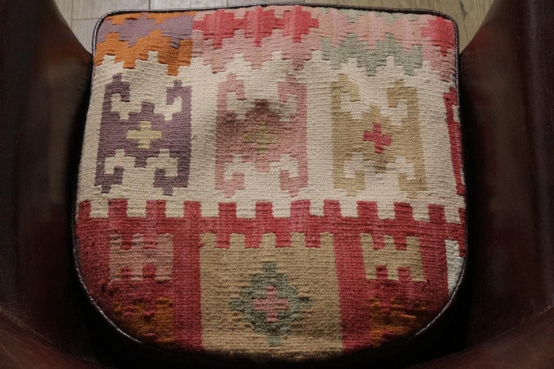 HALOハロ★アスプルンド★総本革張り★キリム座面★鋲打ち★シングルソファ★