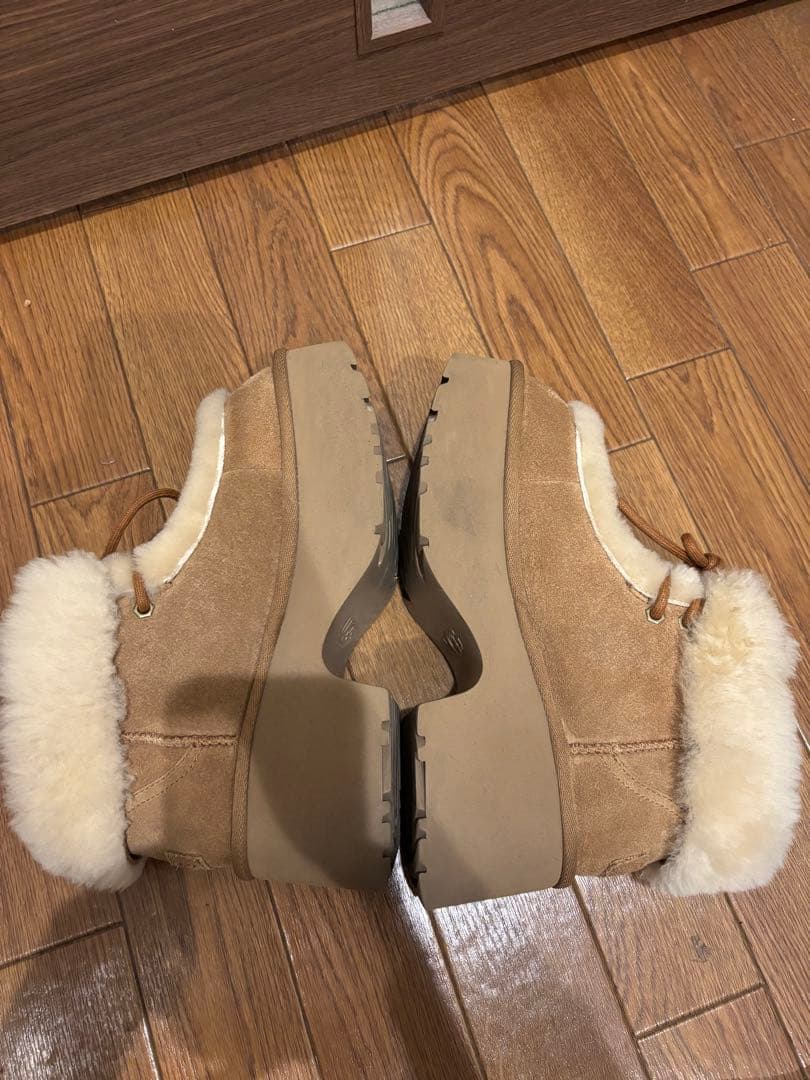 靴 UGG Esmee Lace Up 24cm