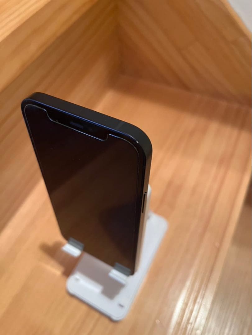 【美品】 Apple iPhone 12 ブラック 本体SIMフリー