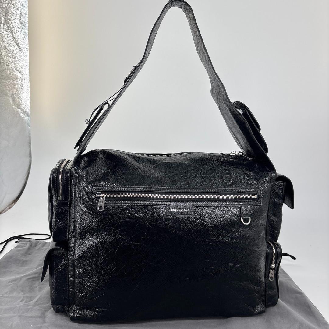 新品未使用 現行 バレンシアガ SUPERBUSY ラージ スリングバッグ 黒