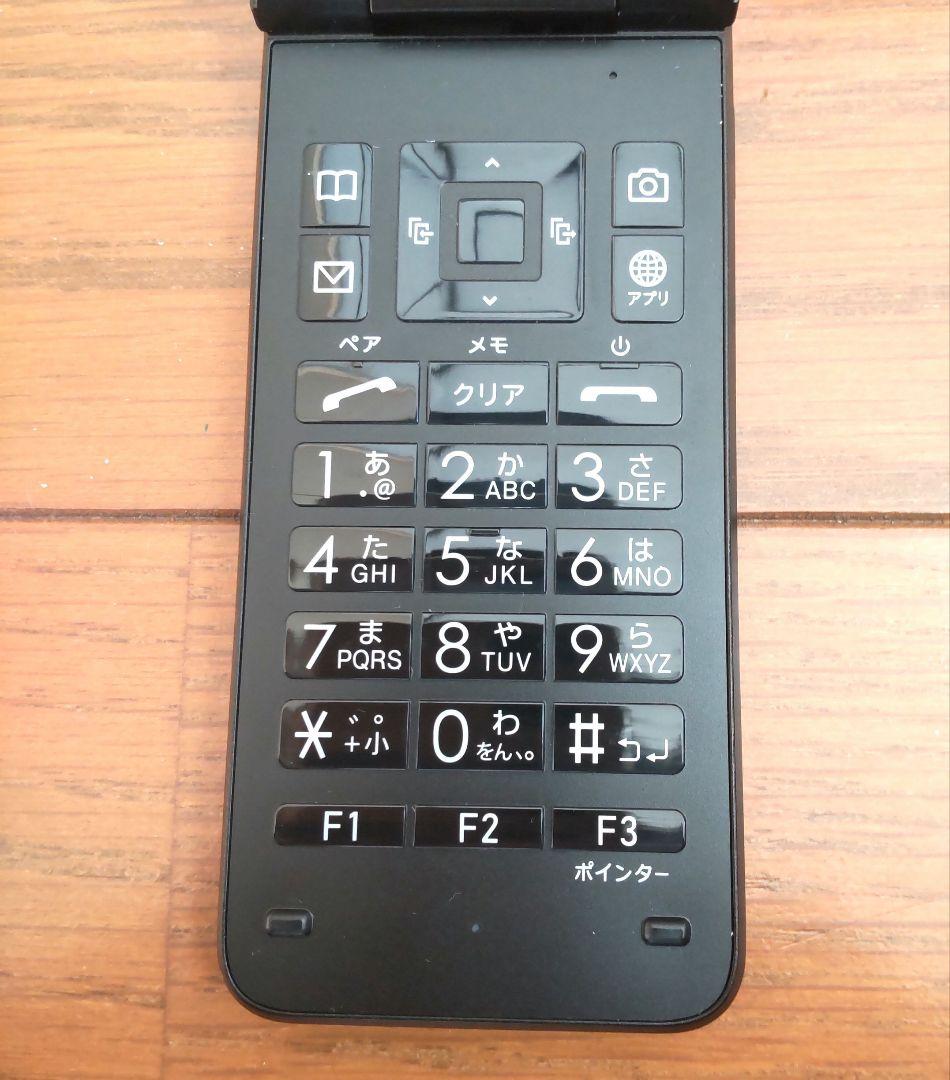 美品　GRATINA KYF42 ブラック　携帯電話