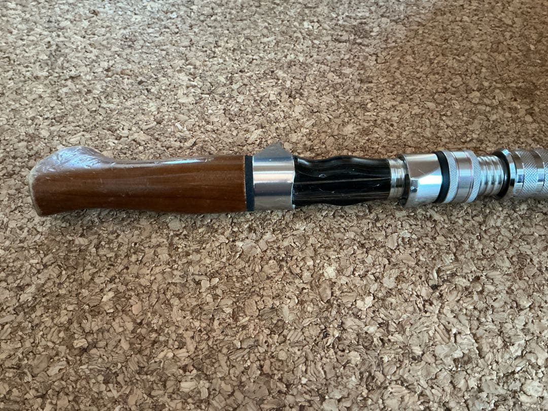 ヒトトキワークストラウトロッド　グリップ