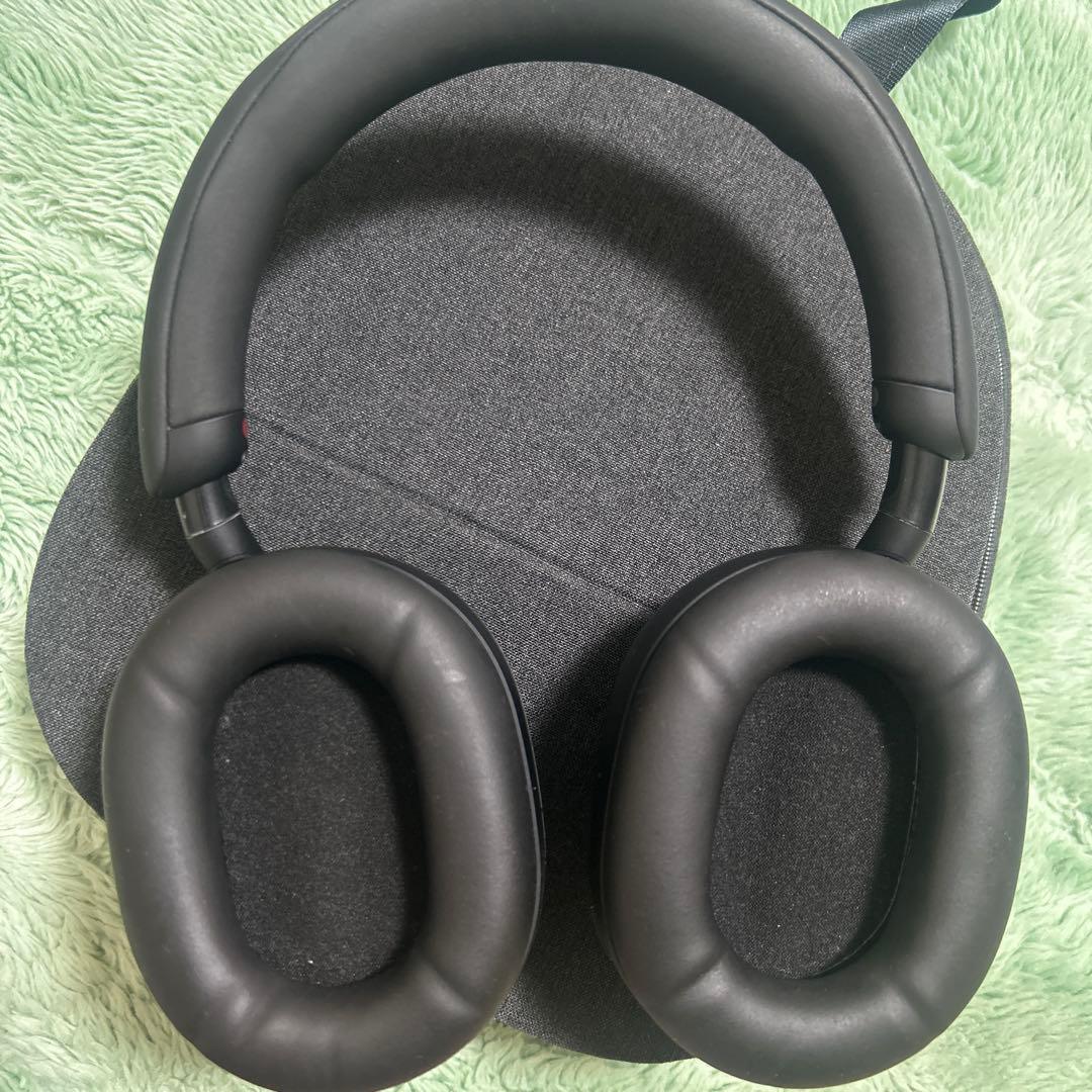 ワイヤレスヘッドホン ブラック ケース付き