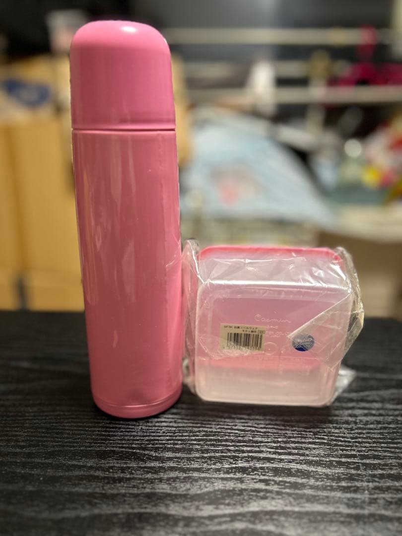 最終値下げ！Hello Kitty ピンク水筒と弁当箱セット