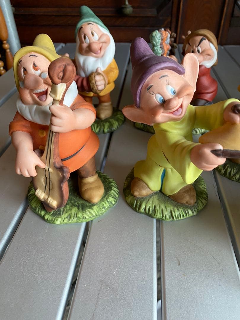 白雪姫と七人の小人　フィギュア　陶器　置物　ガーデンオーナメント　ディズニー