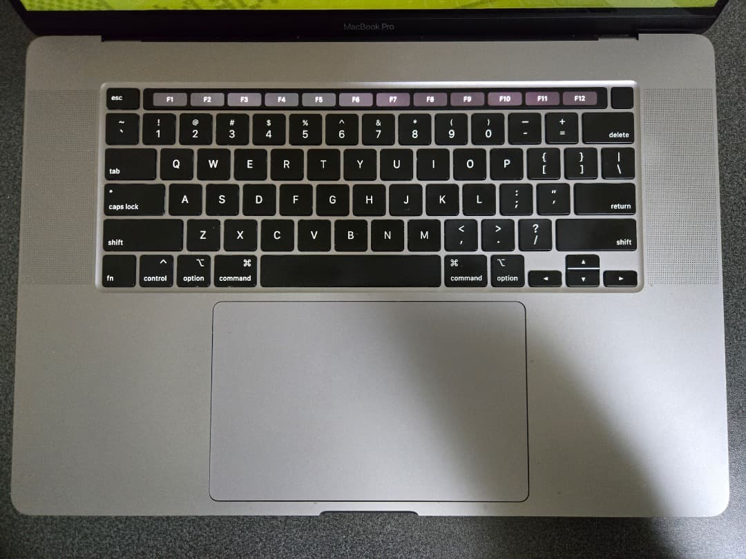 MacBook Pro 2019 '16 i9 32GB 5500M US配列