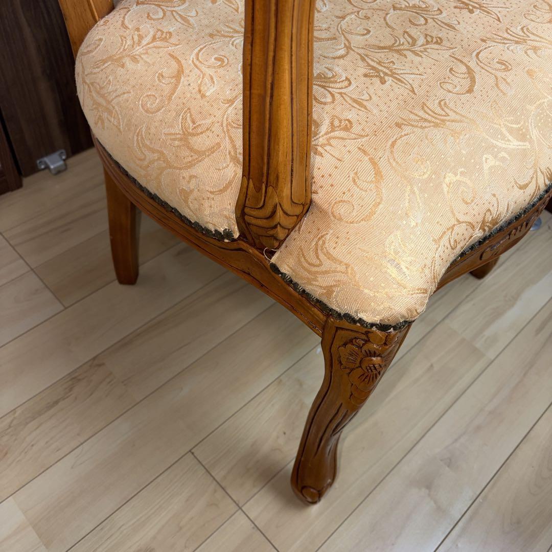 アンティークチェア 猫脚 クリーム　鋲打ち