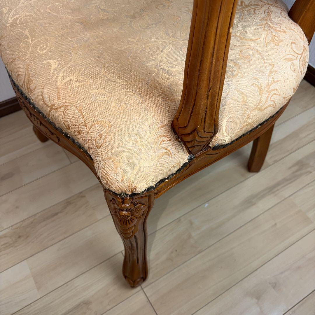 アンティークチェア 猫脚 クリーム　鋲打ち