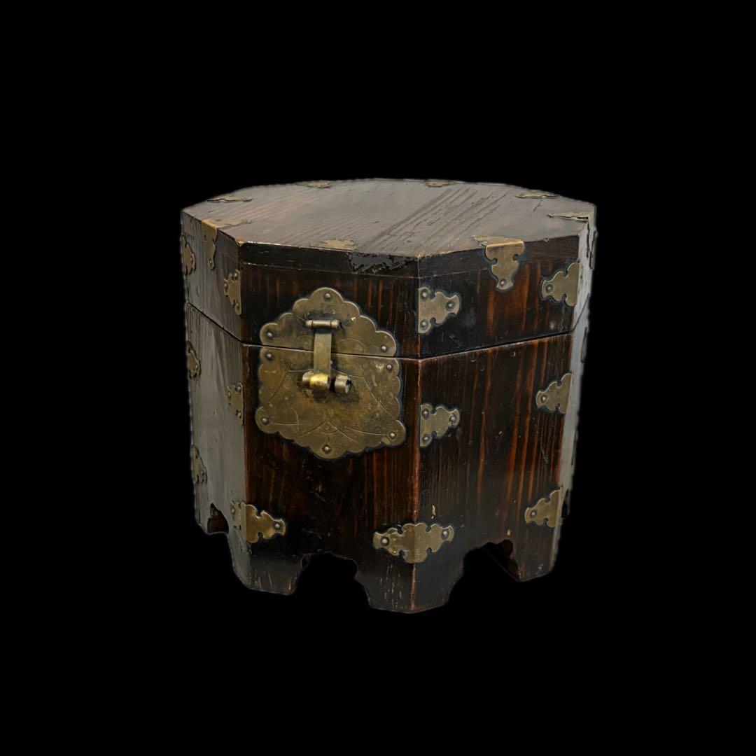 李朝家具 時代八角箱 内側紙張仕上