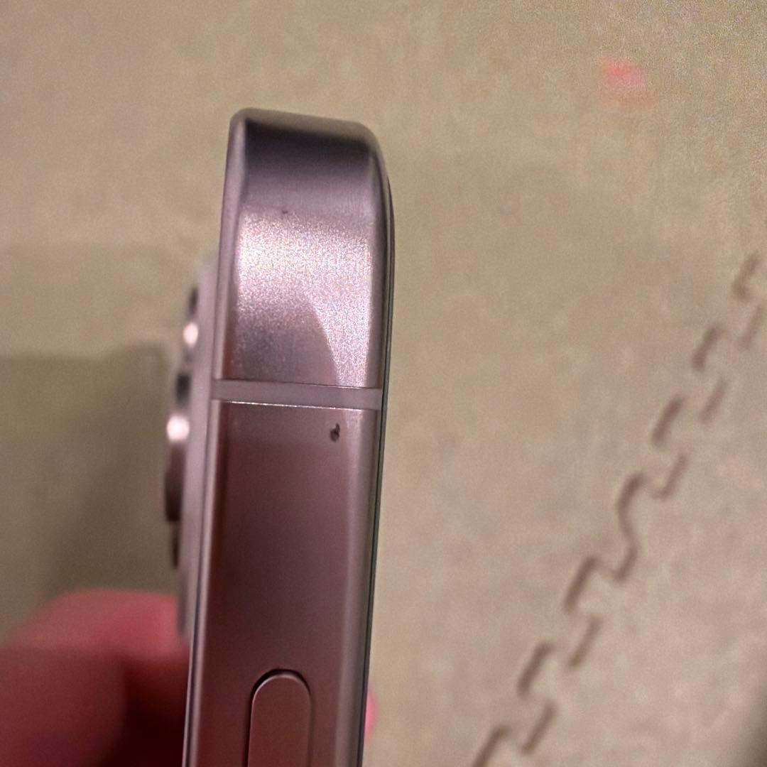 中古　超美品 SimフリーApple iPhone 15 Pro max 本体