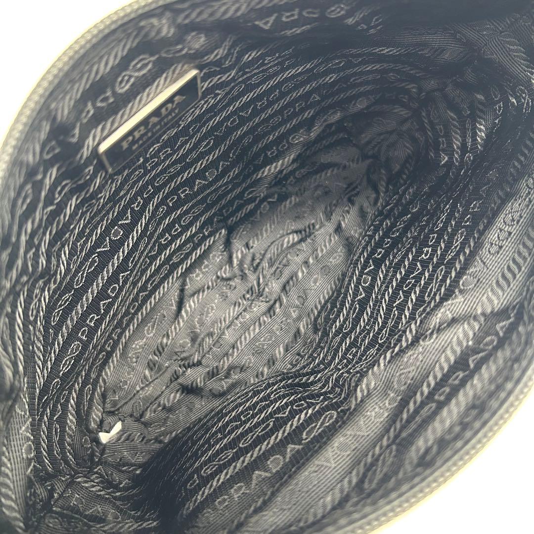 【新型 美品】PRADA プラダ ボディバッグ テスートナイロン 三角ロゴ 黒