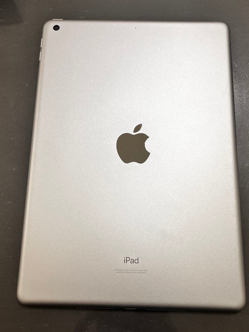 iPad シルバー 本体　第9世代　64GB