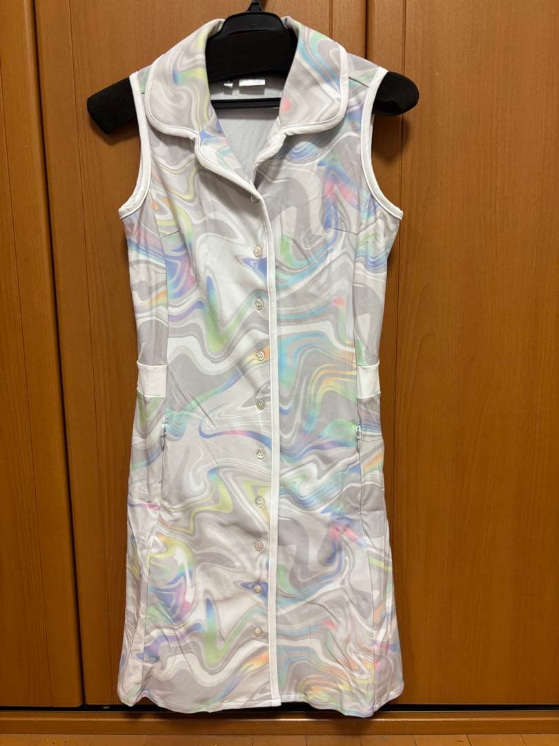 Descente ゴルフ ワンピース スリーブレス　タグ付き