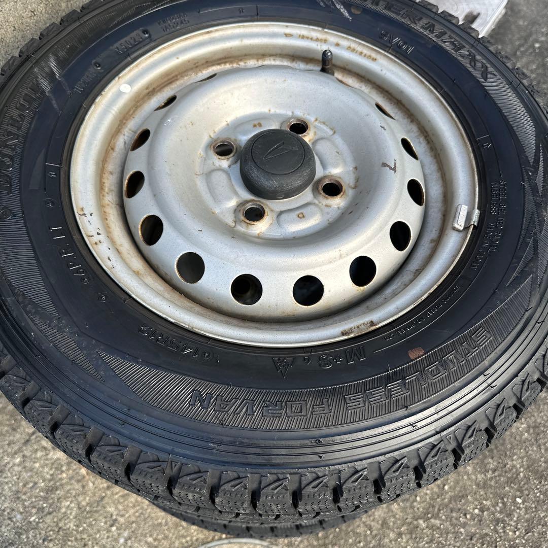 145/R12 スタッドレス23年製 ハイゼットやキャリートラック等タイヤセット