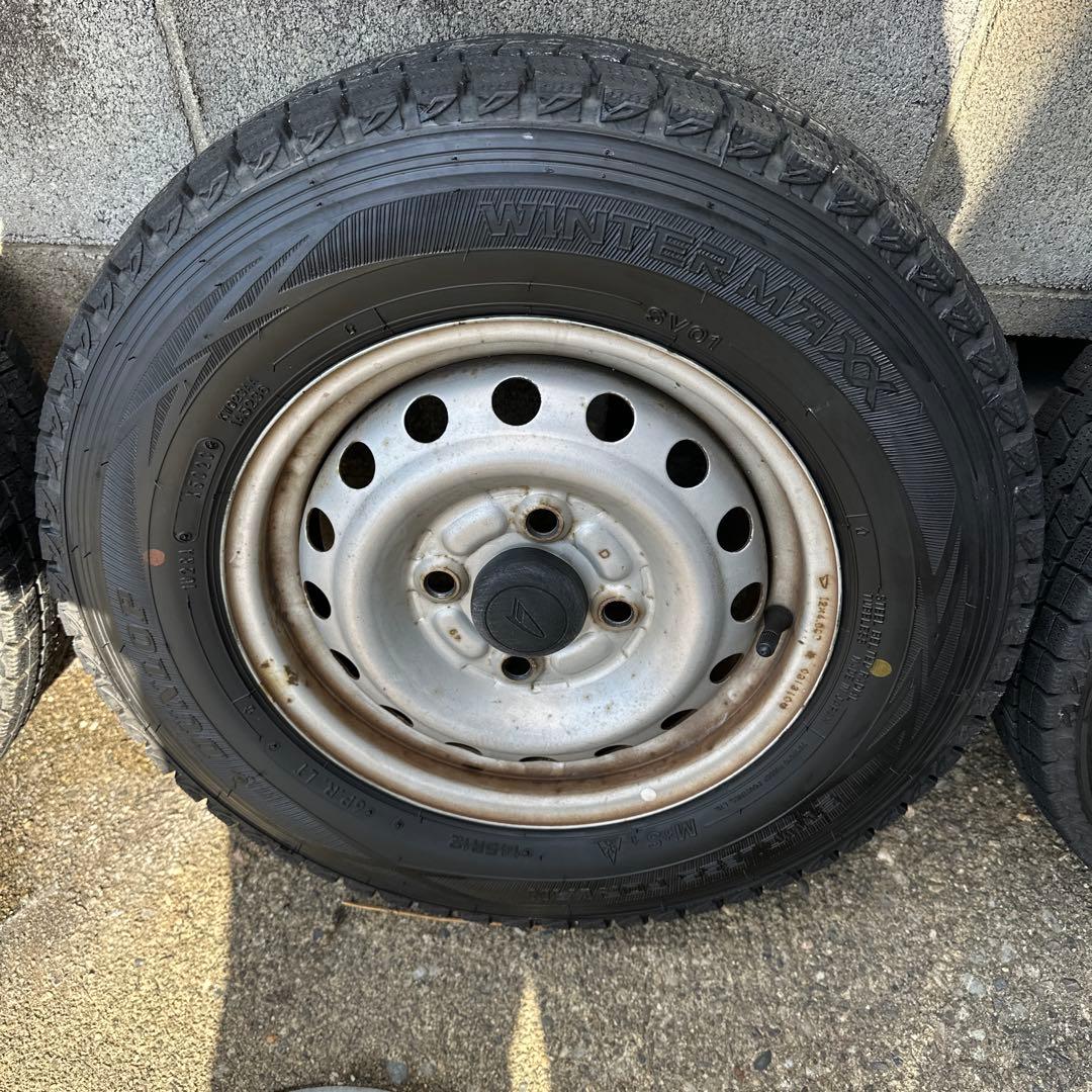 145/R12 スタッドレス23年製 ハイゼットやキャリートラック等タイヤセット