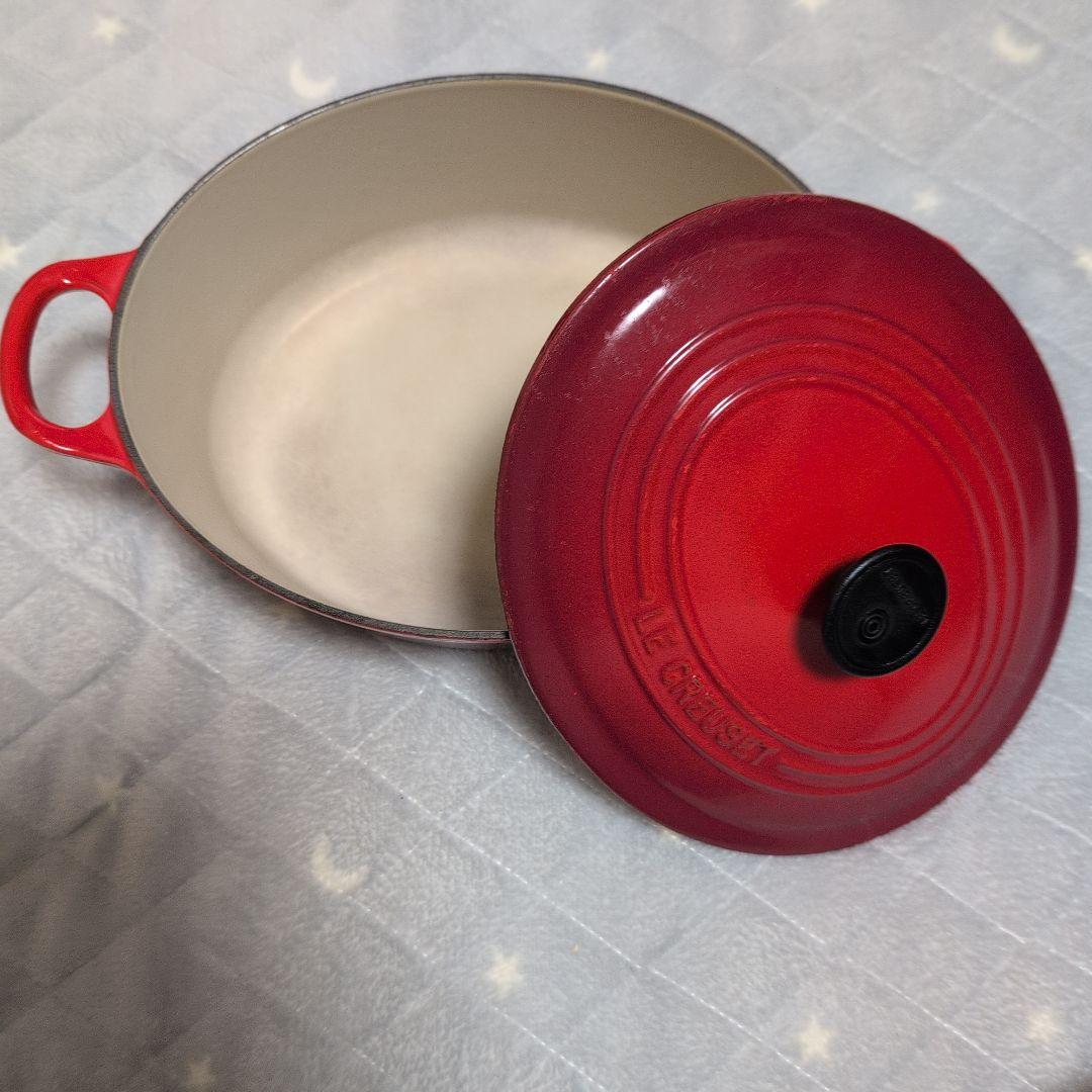 LE CREUSET 25センチ　オーバル 人気カラーチェリーレッド